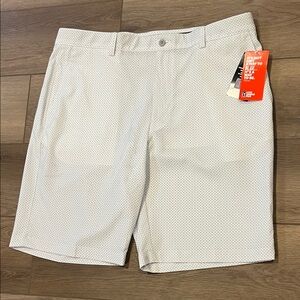 NWT PGA Tour Men's White Golf Club Patterned Shorts Size 38 UPF 50 Wicking